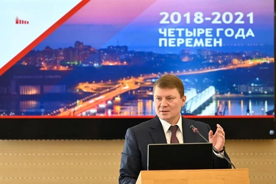 Глава Красноярска выступил на сессии горсовета с нестандартным отчётом