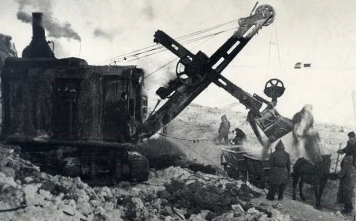 экскаватор в Медвежьем ручье, 1941.png