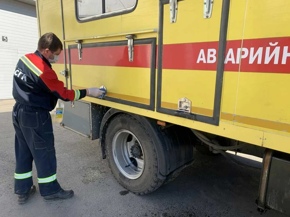 Санитарная обработка машины аварийной бригады 01.jpg