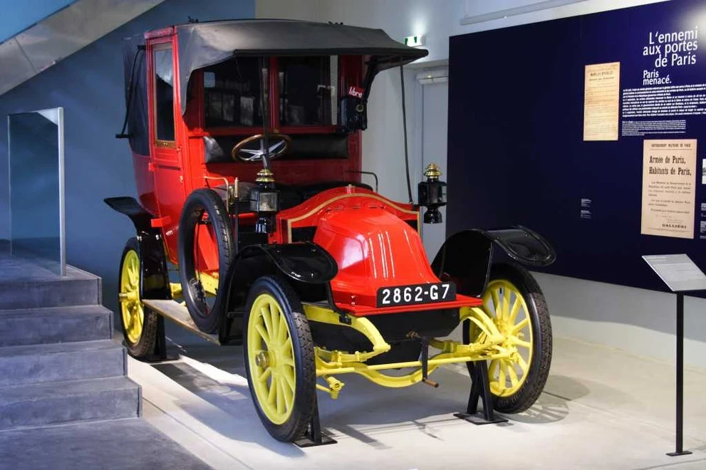 Taxi_Renault_G7_Paris_FRA_001.jpg Taxi_Renault_G7_Paris_FRA_001.jpg