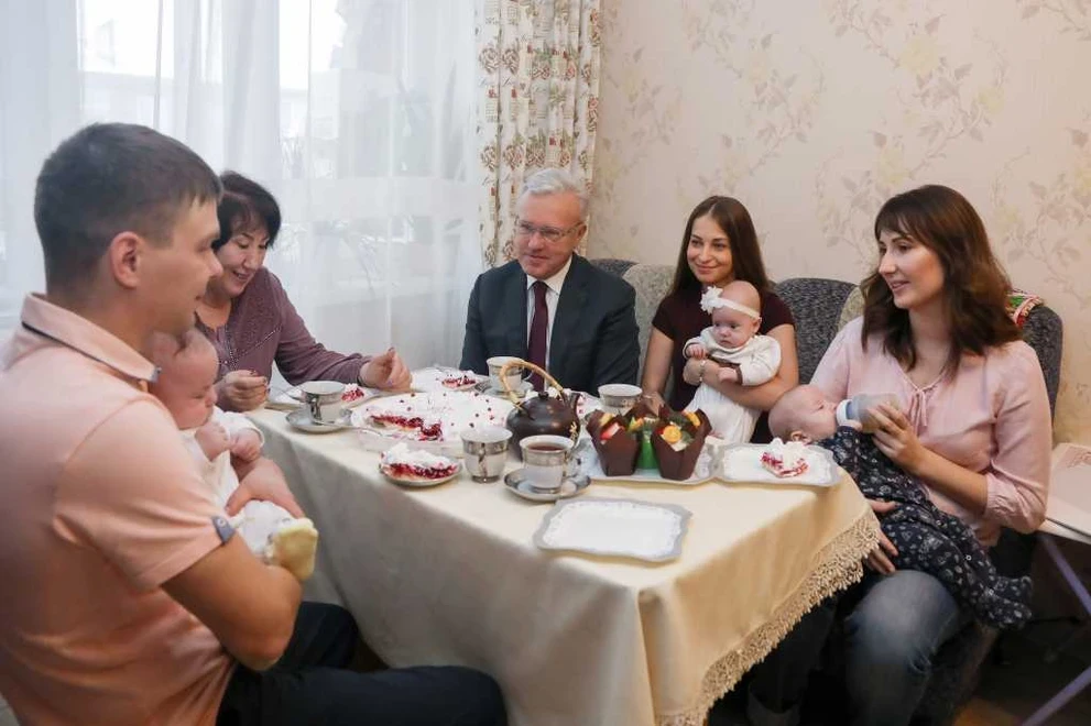 Губернатор в гостях у многодетной семьи o-44780.jpg