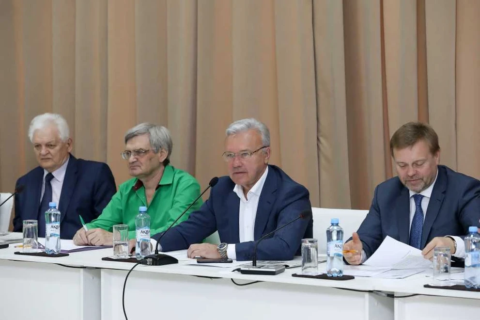 3 - АВУ и соратники - фото с официального портала Красноярского края.jpg 3 - АВУ и соратники - фото с официального портала Красноярского края.jpg
