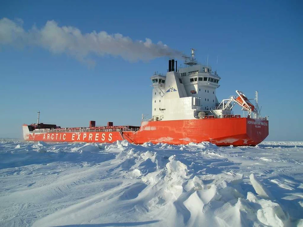 Представитель арктического флота "Норникеля" Arctic Express.jpg