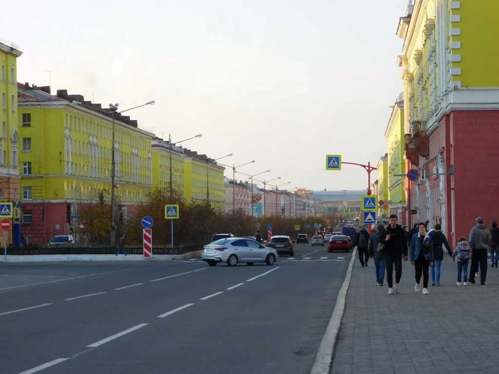 Ленинский проспект - лицо Норильска DSCN6810.JPG