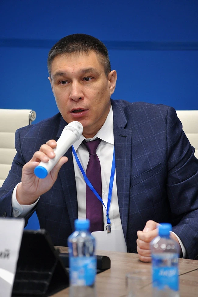 Григорий Дюкарев pc-dsc6810-3abeea5b24.jpg