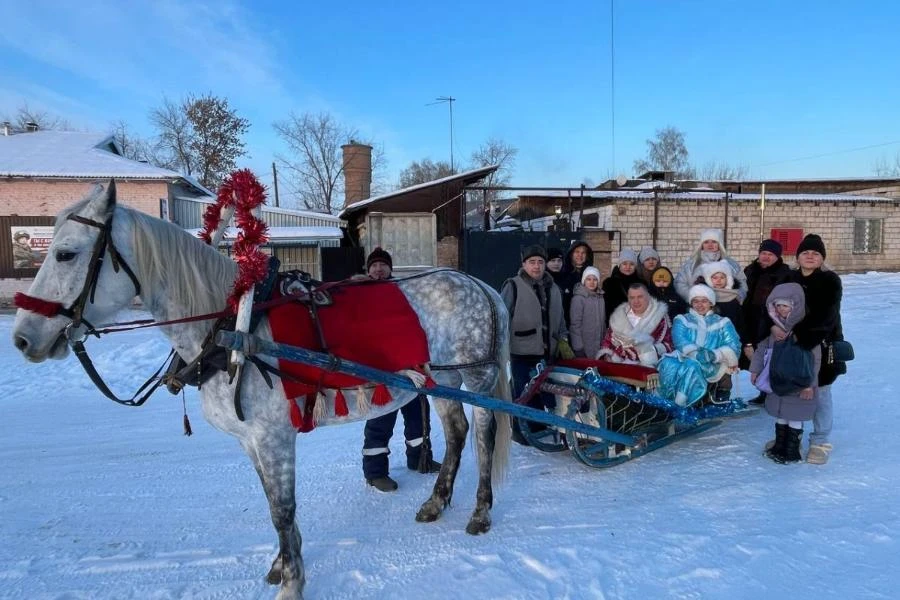В Красноярском крае «Единая Россия» организовала праздник для группы детей участников СВО