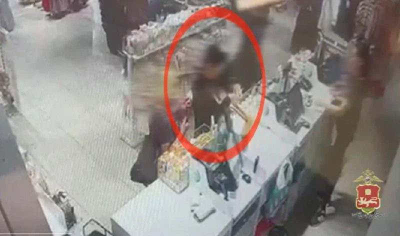 В Хакасии женщина украла чужую карту и обновила гардероб 