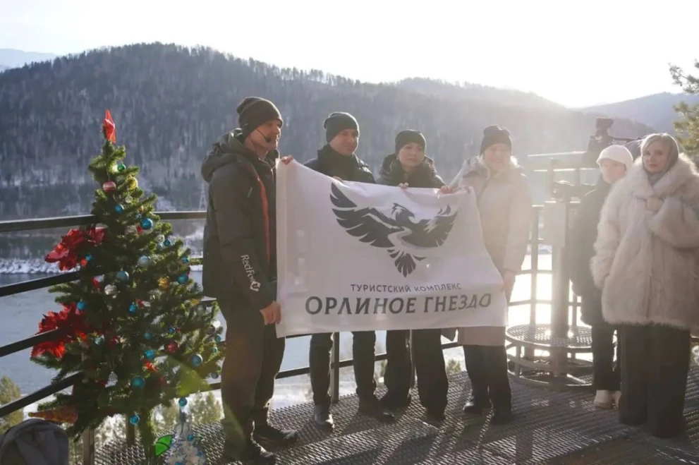 В Хакасии открыта новая смотровая площадка «Орлиное гнездо» с панорамными видами