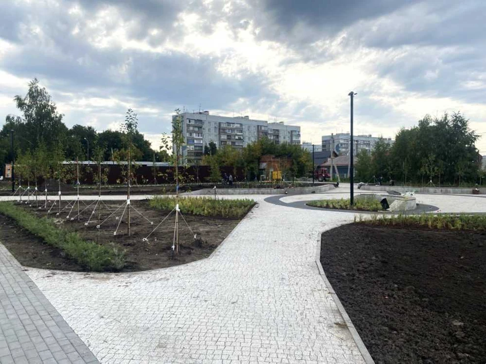 В Новосибирске открыли сквер в стиле монастырского сада