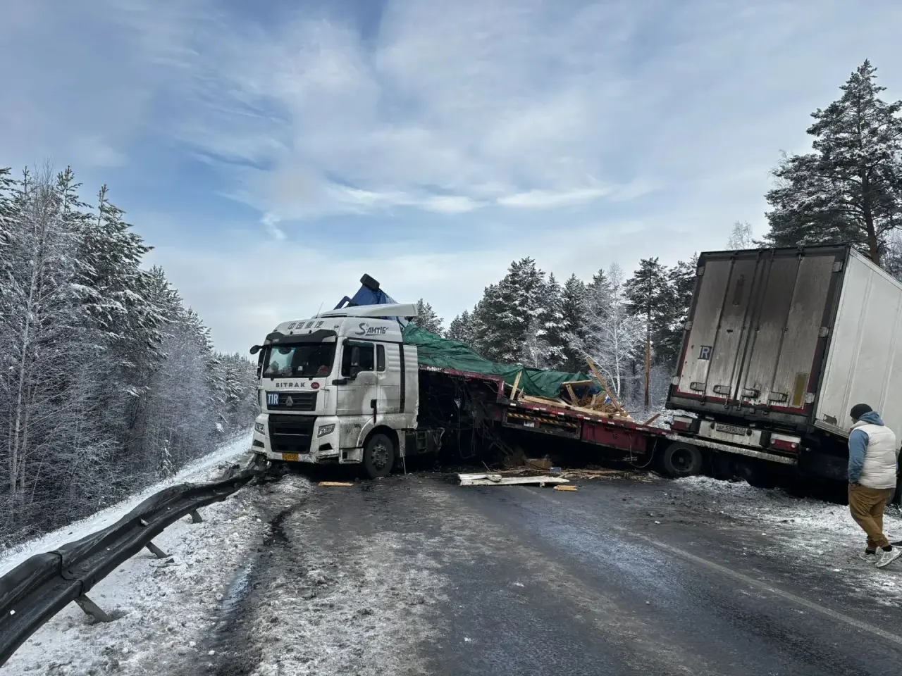 На трассе «Сибирь» в Приангарье ограничили движение после ДТП