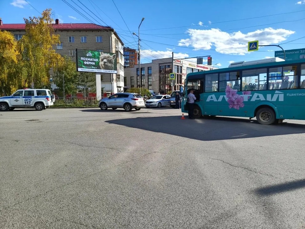 В Горно-Алтайске в протараненном автобусе был ребёнок