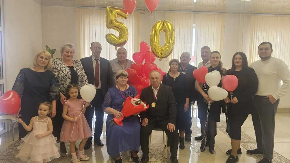 В Хакасии поздравили супругов с 50-летием брака
