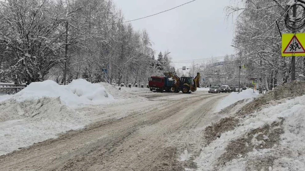 Горно-Алтайск восстанавливается после сильного снегопада