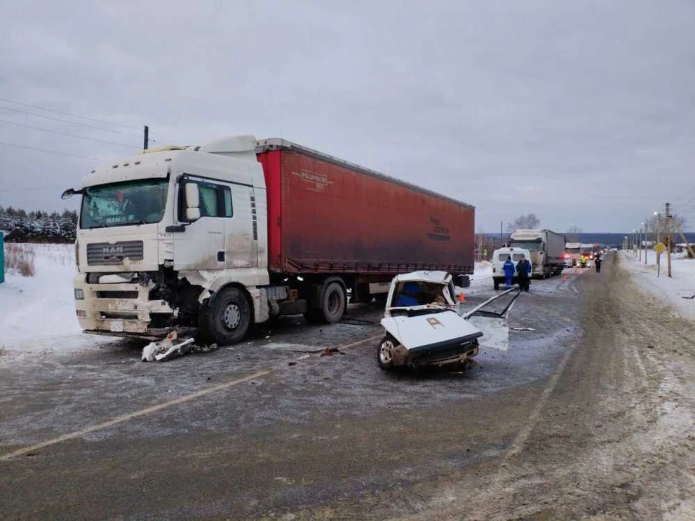 На трассе Красноярского края в ДТП на встречке погибли 3 человека