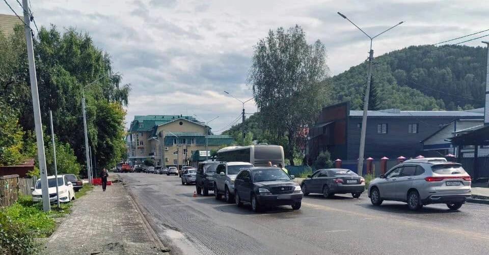 В Горно-Алтайске «УАЗ», «Лексус» и «Тойота» попали в ДТП