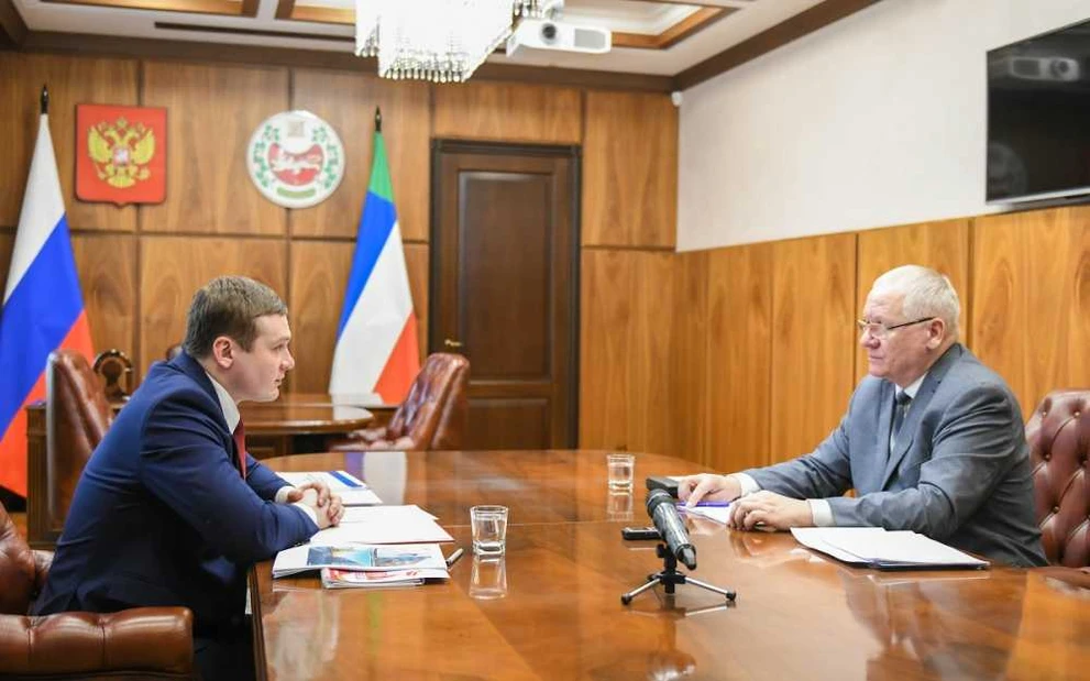 Министр образования Хакасии представил Валентину Коновалову отчёт о выполнении задач 2024 года