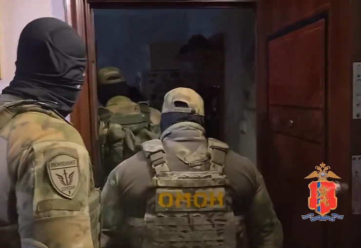 В Красноярске задержали 5 человек, причастных к хищению денег у участников СВО