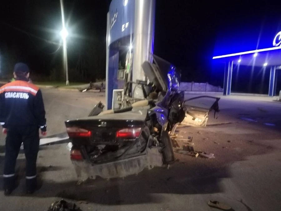 В Красноярском крае погиб водитель, автомобиль которого разорвало в ДТП