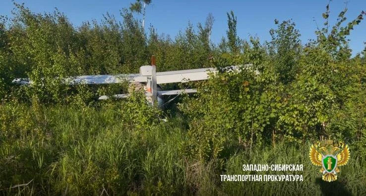 В Томской области самолёт совершил жёсткую посадку