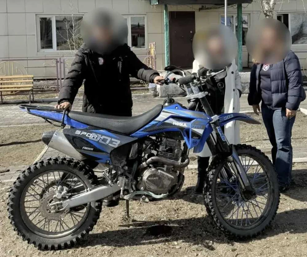 В Туве парень украл мотоцикл из сарая и быстро попался