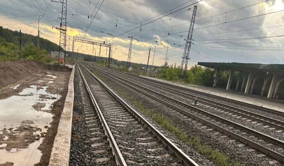 В пригороде Новосибирской области на железной дороге травмирован мужчина