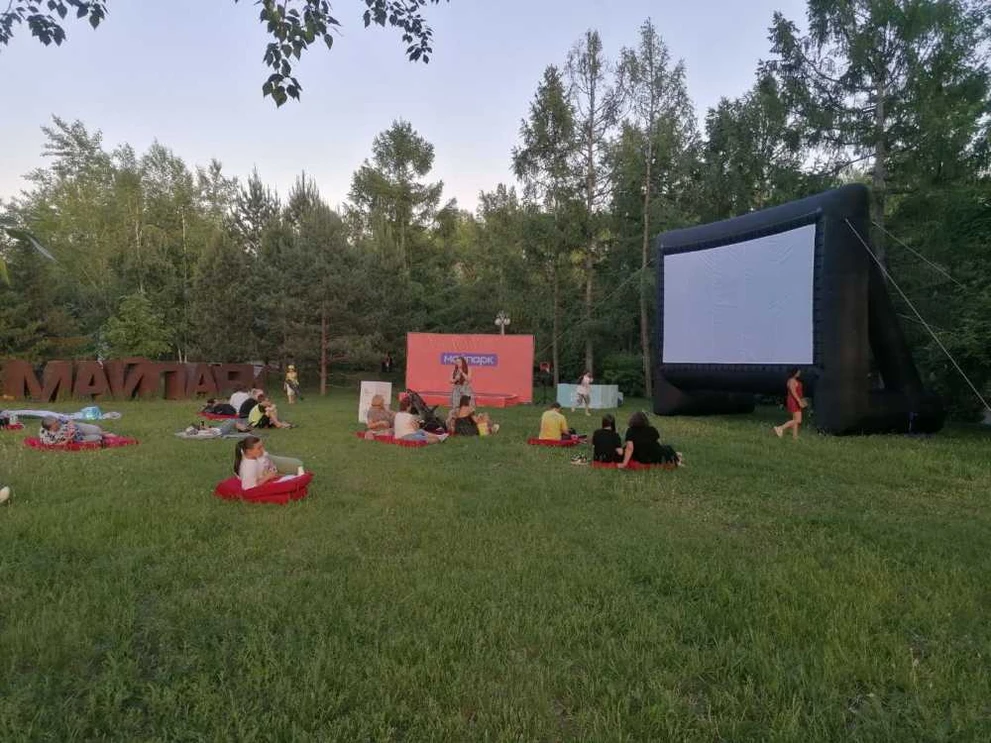 Красноярцев приглашают на кинопоказы под открытым небом
