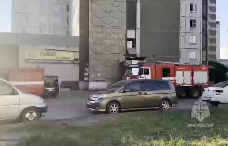 В Красноярске во время пожара в жилом доме на 9 этаже пострадал 1 человек