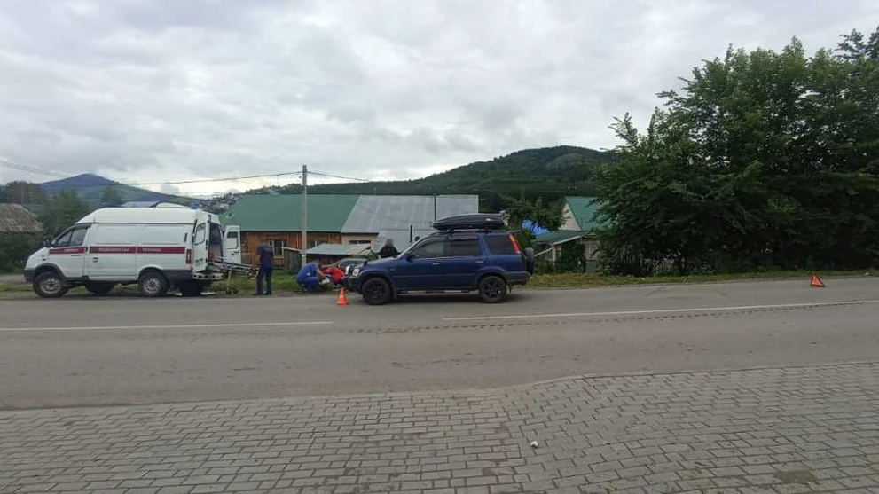На Алтае мужчина сломал ребро, двигаясь по пешеходному переходу 