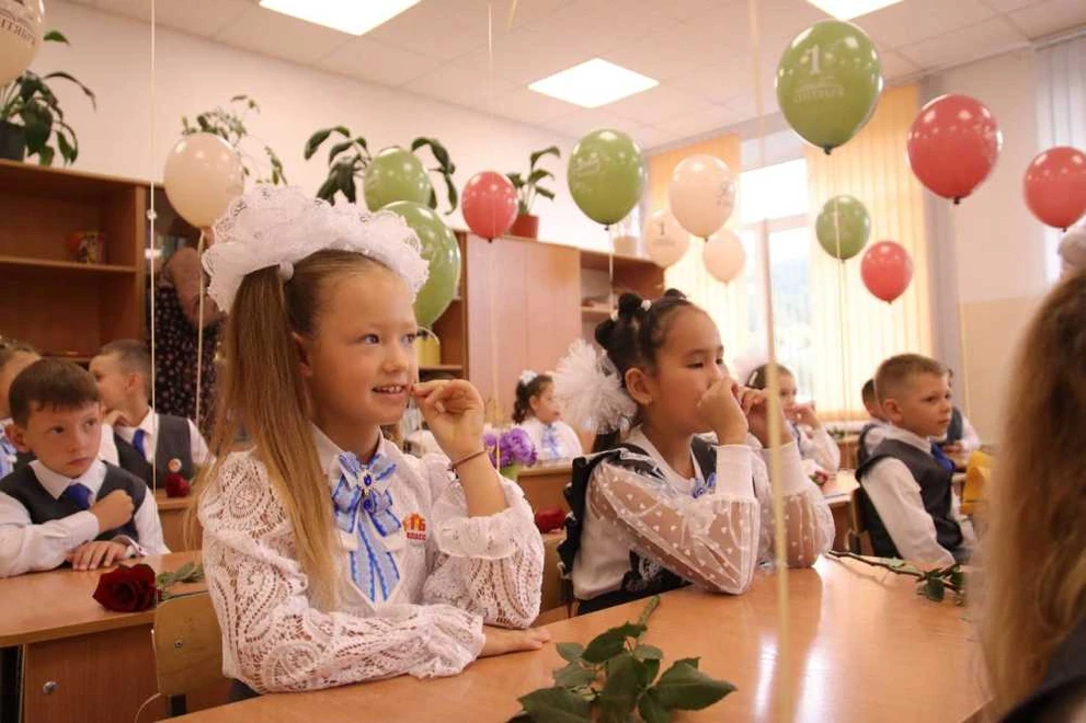 На Алтае открыли крупнейшую гимназию после пожара 