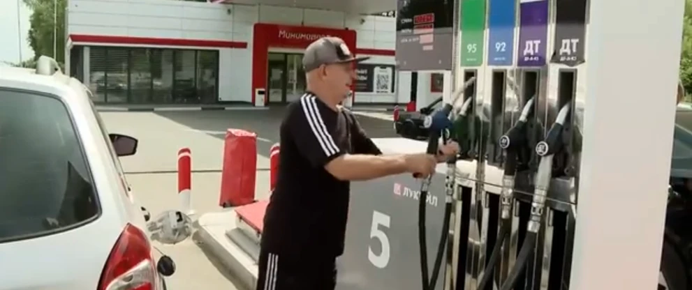 Цены на бензин в Кузбассе пошли вниз