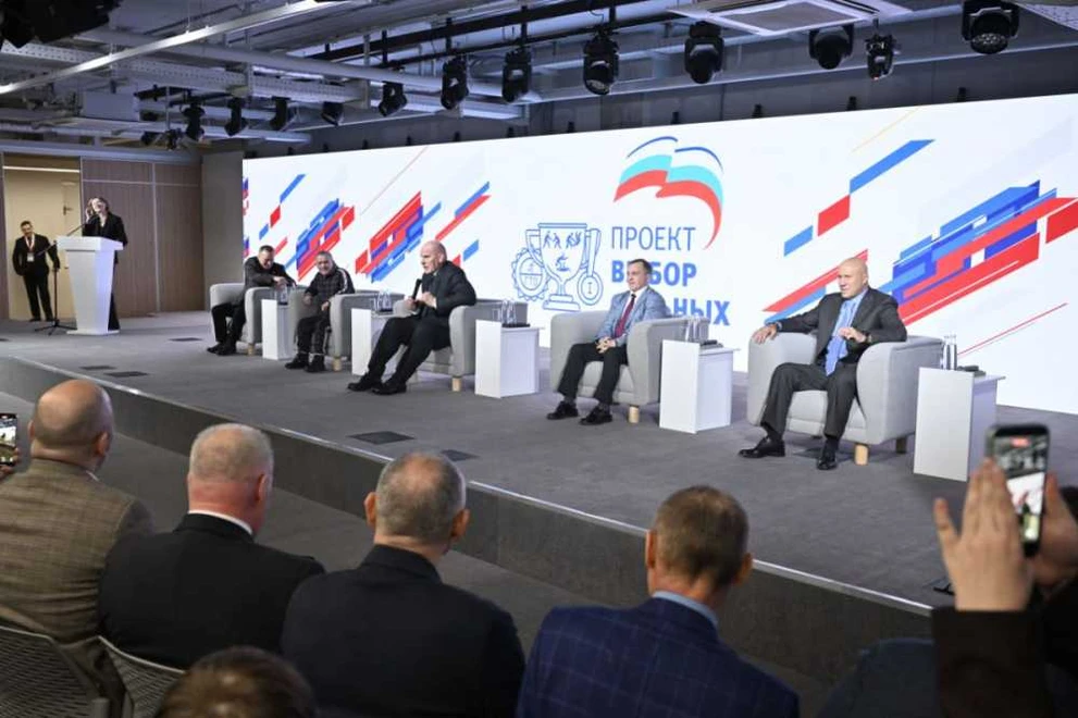 Александр Карелин представил проект «Выбор Сильных» в национальном центре «Россия» в Красноярске