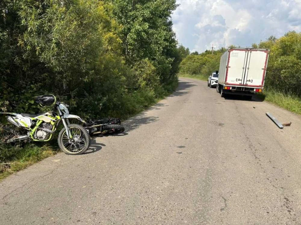 В Томской области мотоциклист и два подростка пострадали в ДТП