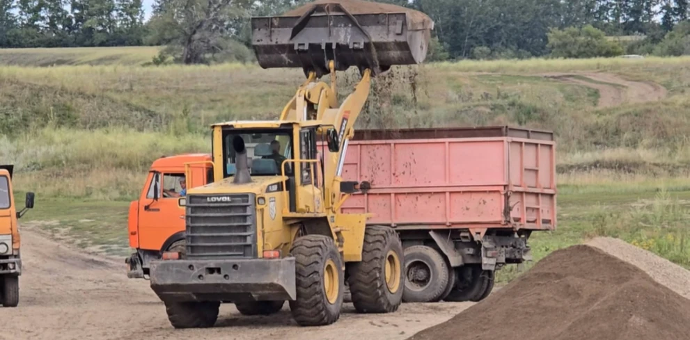 В Алтайском крае продолжают незаконно добывать песок