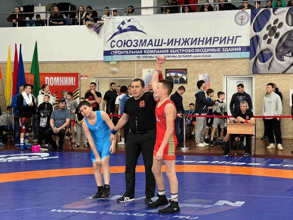 «Единая Россия» поддержала соревнования по спортивной борьбе «Борьба в школу»