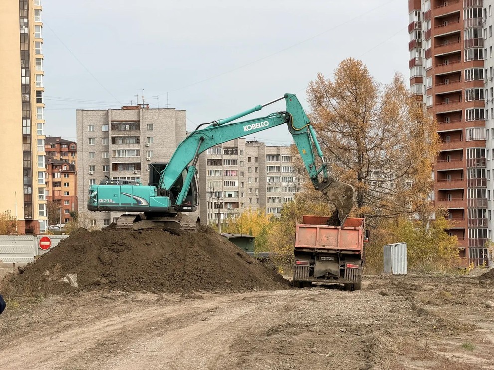 В Красноярске для реконструкции дороги в пер. Боготольском переустраивают сети водопровода