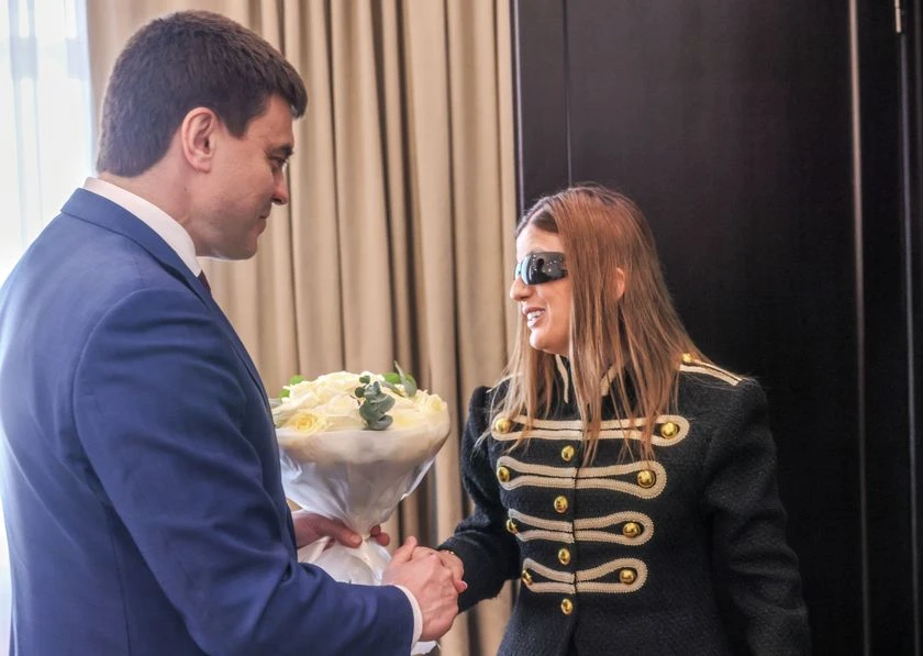 Певица Диана Гурцкая получила благодарность от главы Красноярского края   
