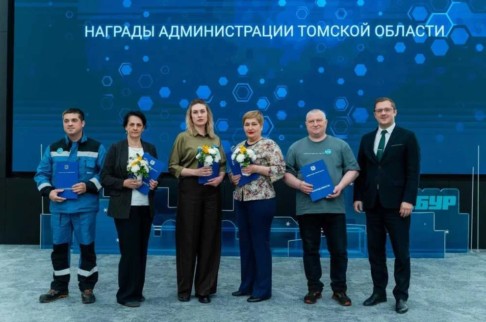 На «Томскнефтехиме» отметили лучших сотрудников в День химика