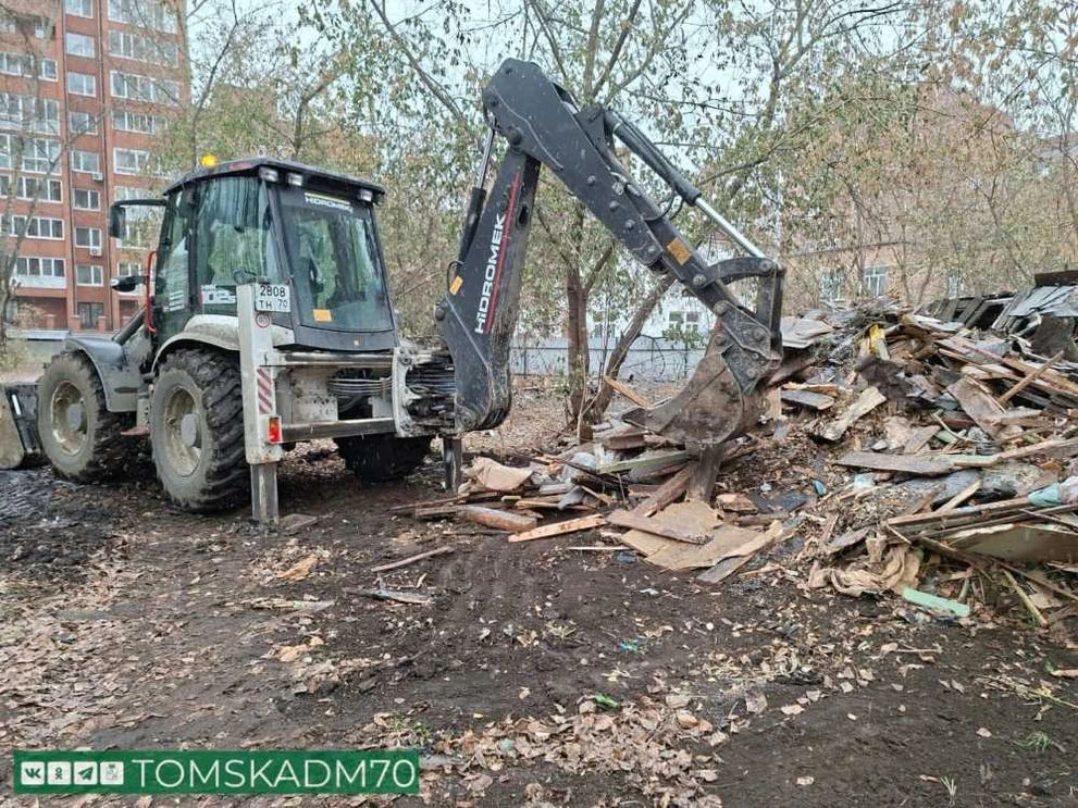 В Томске приступили к сносу ветхих сооружений 