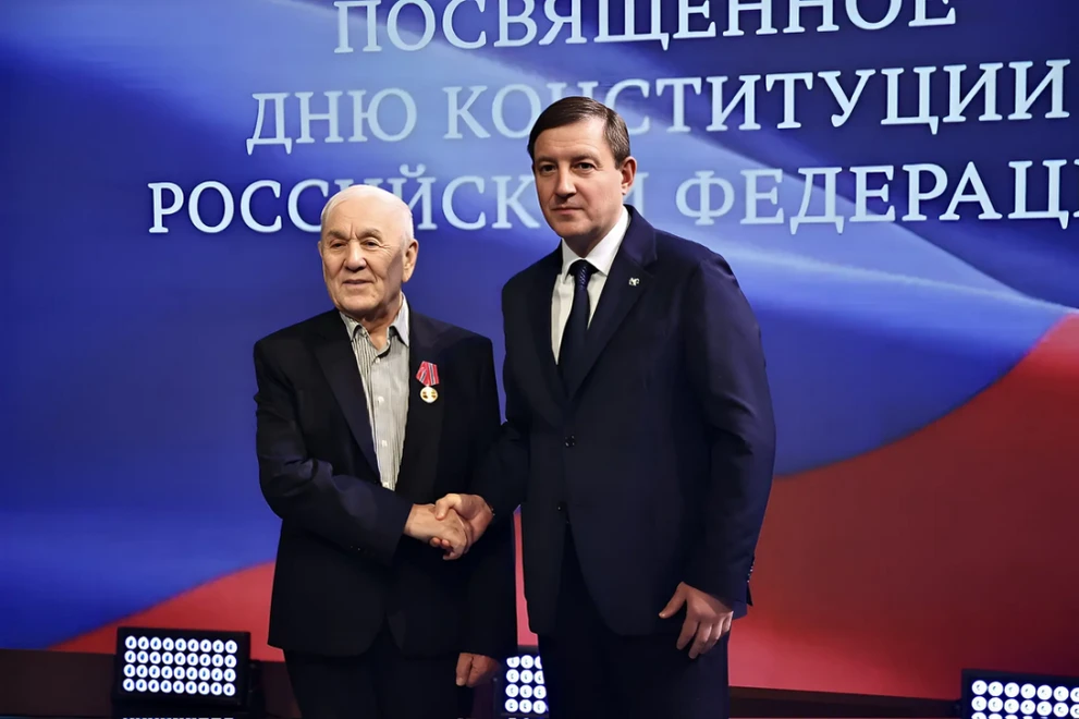 Глава Алтая вручил госнаграды жителям региона 
