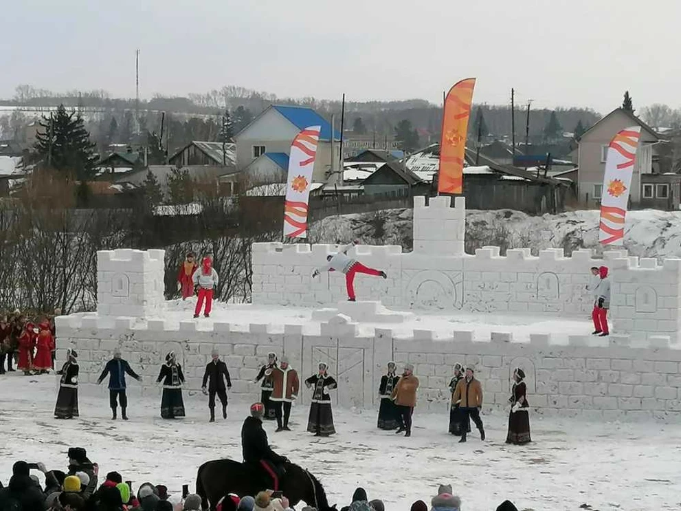 ВИКТОРИНА 2026. Кто стоит за «Взятием снежного городка»?