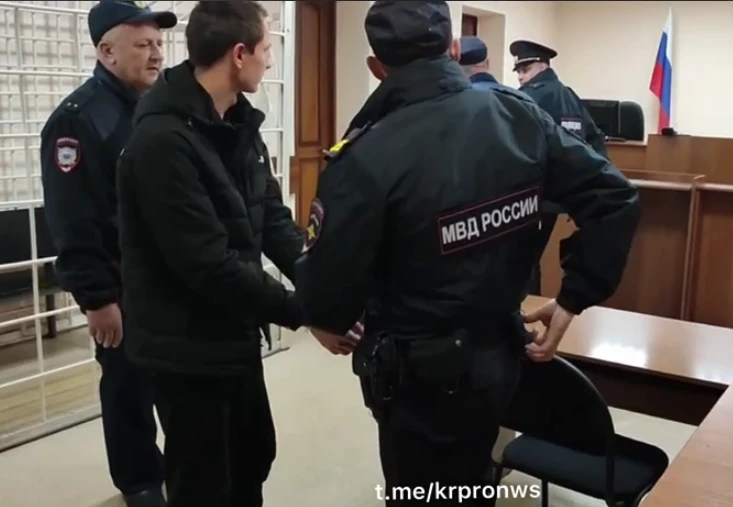 В Красноярском крае подросток, избивший девушек, отправился в колонию 