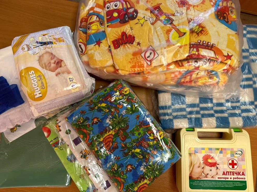 В Красноярском крае 129 семей получили комплекты для новорожденных 