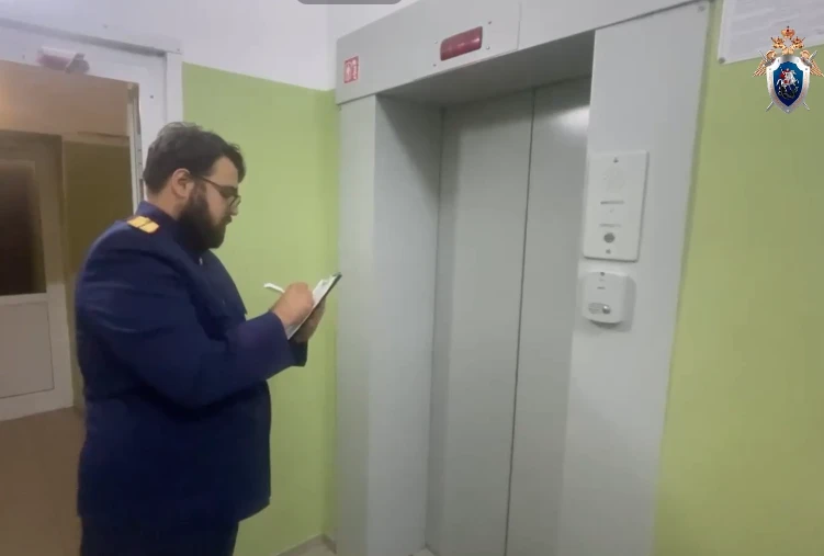 В Красноярске возбуждено дело по факту небезопасной эксплуатации лифта в доме