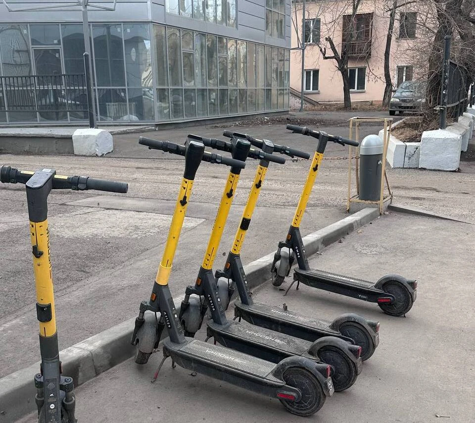 Почти 2 миллиона рублей заплатит самокатчик, сбивший ребёнка в Томске
