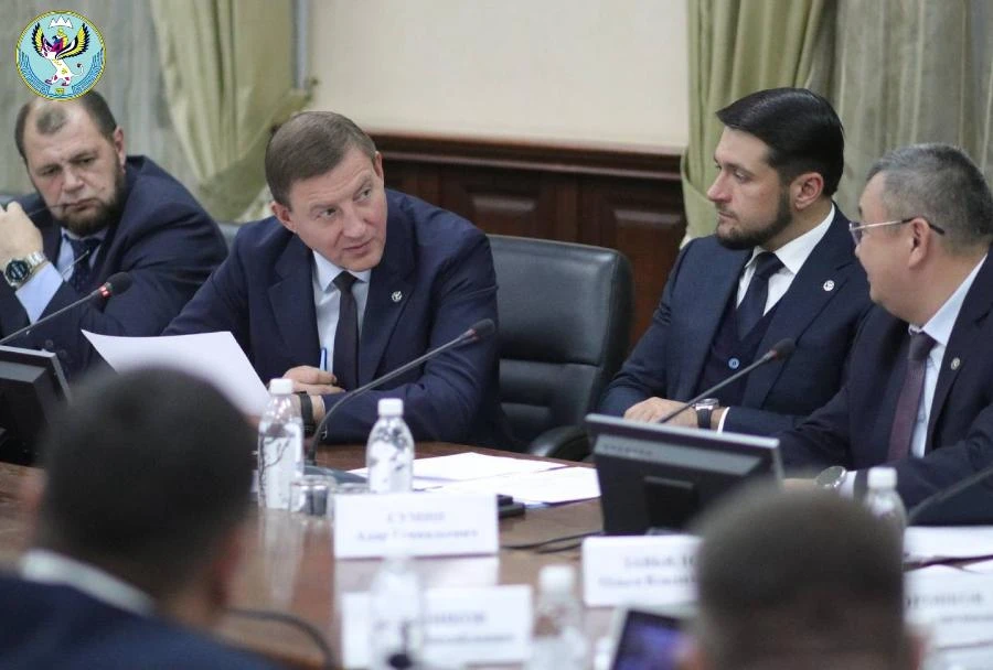 Глава Республики Алтай встретился с представителями профсоюзов.