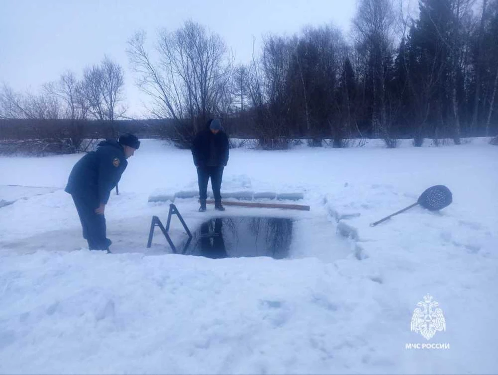 Во время зимнего купания в Красноярском крае пловец утонул в проруби