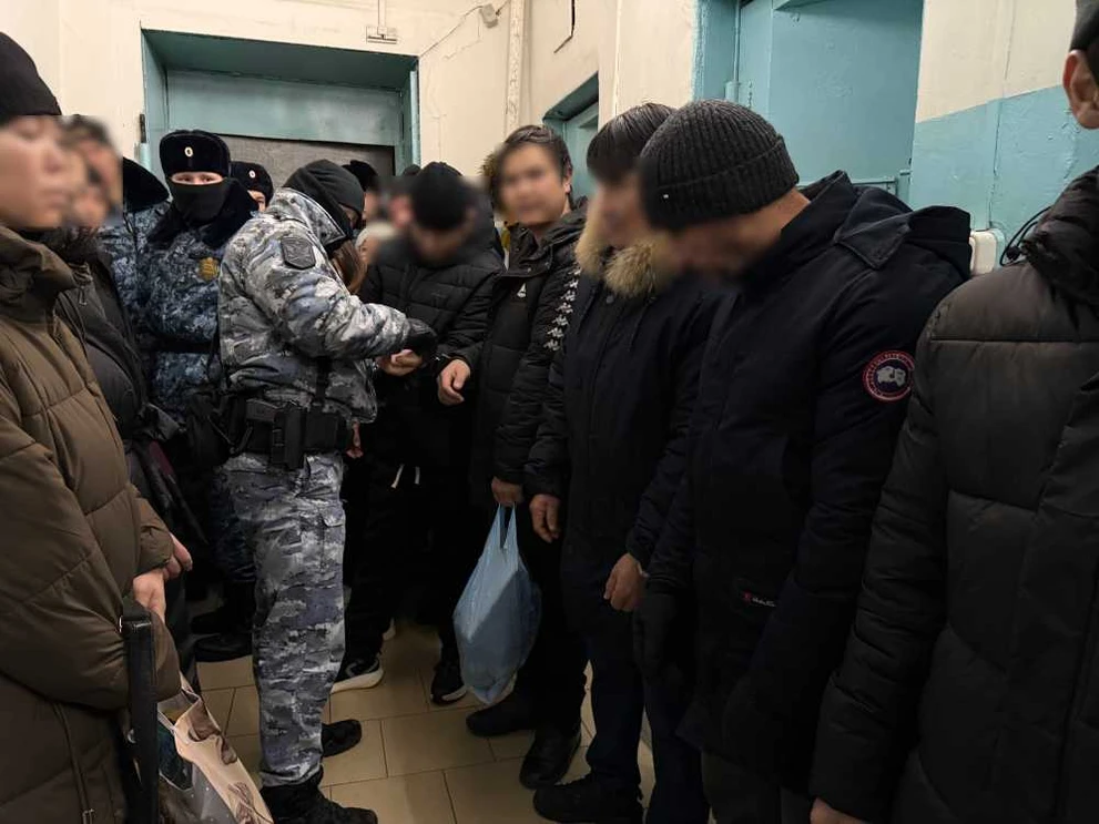 В Новосибирске за три дня выдворили почти сотню мигрантов, нарушивших закон