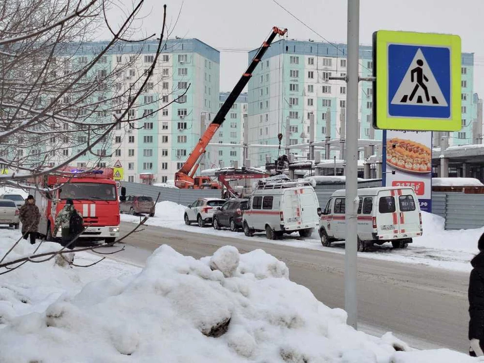 В Новосибирске погибло 2 человека из-за обрушения недостроенной школы