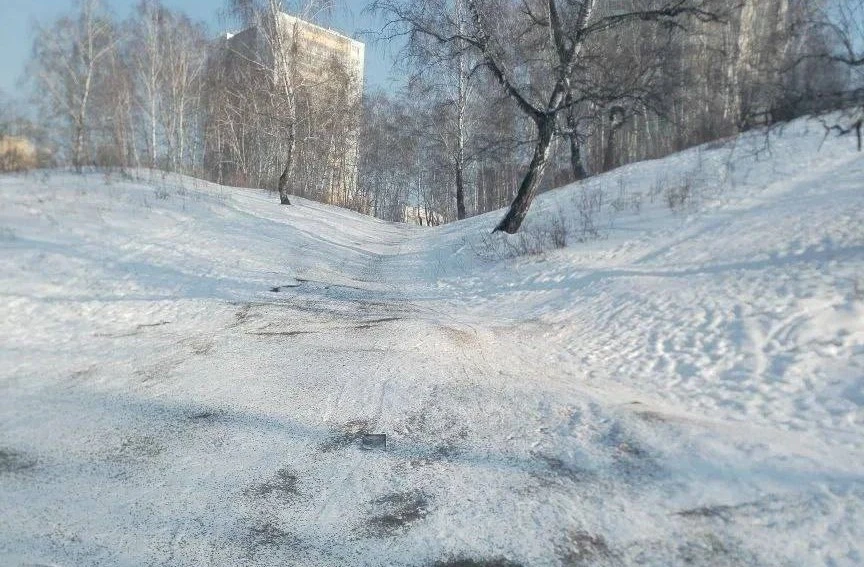 В Красноярске катание с опасной горки закончилось ДТП и разбирательством в суде