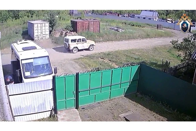В Иркутской области пенсионер, недовольный качеством ремонта машины, расстрелял механиков